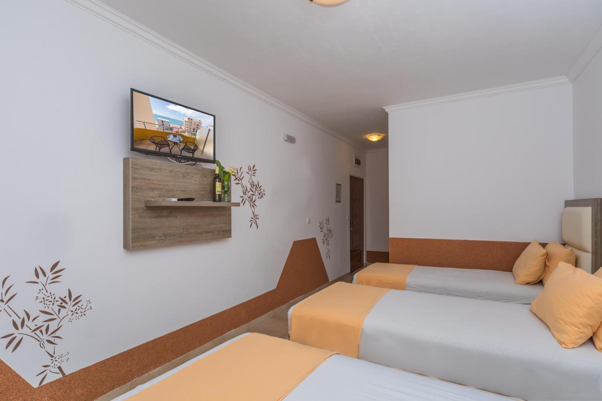 Apartments Dobra Voda Rum bild